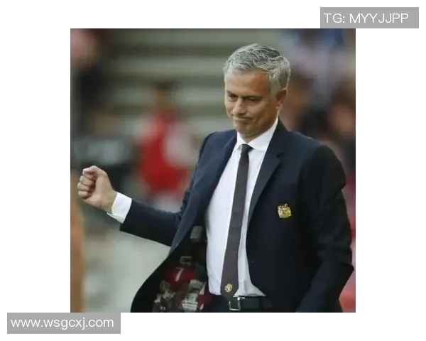 英超曼联主教练透露球队调整战术，力争在下赛季重返前四位置